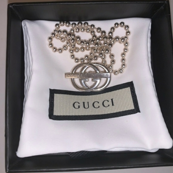 Authentic Gucci GG Double G Bar Toggle Necklace - Picture 6 of 11